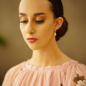 Flos Dea Laeta Choros - I (Matt) Ballerina Erica Mulkern MA