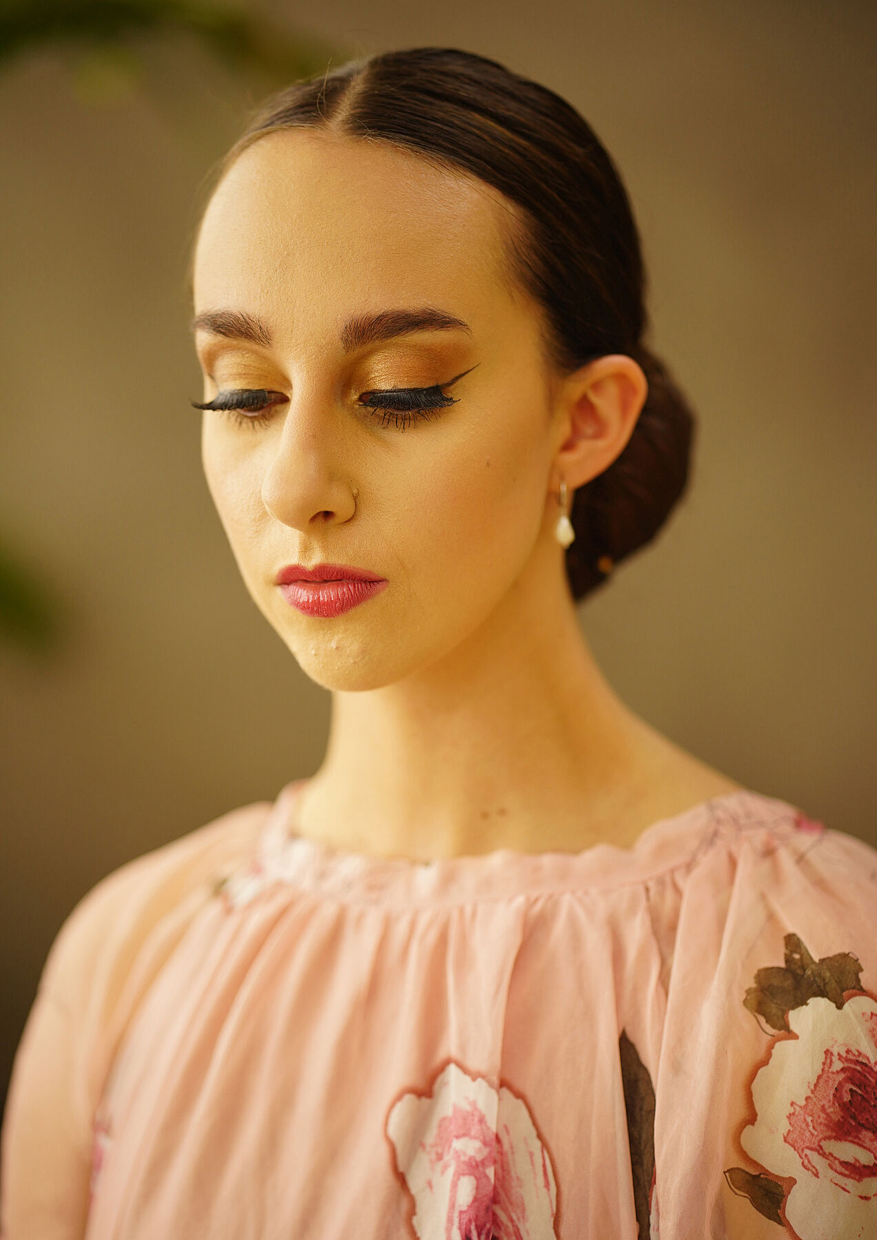 Flos Dea Laeta Choros - I (Glossy Pearl) Ballerina Erica Mulkern MA