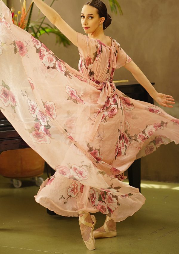 Flos Dea Laeta Choros - VIII (Matt) Ballerina Erica Mulkern MA