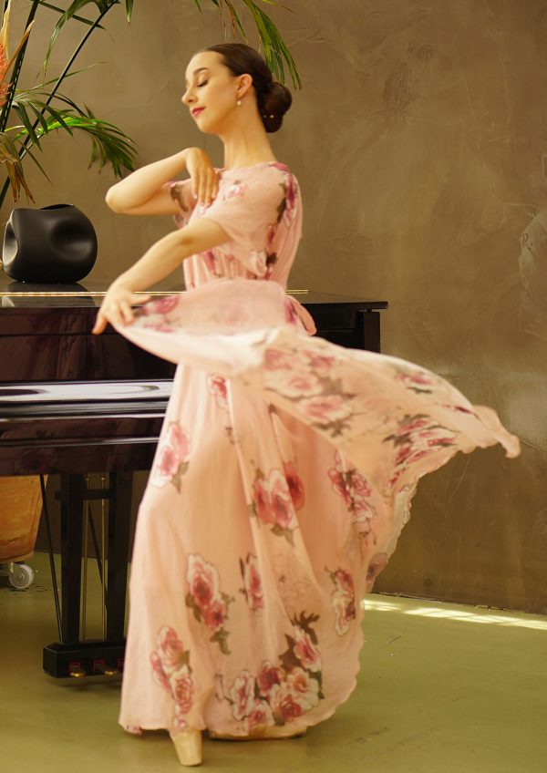 Flos Dea Laeta Choros - II (Matt) Ballerina Erica Mulkern MA