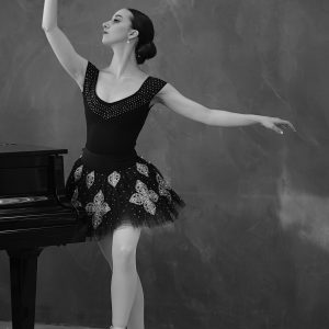 En Pointe! (Matt) Ballerina Erica Mulkern MA