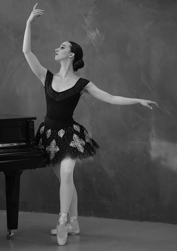 En Pointe! (Matt) Ballerina Erica Mulkern MA
