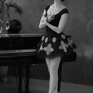 En Pointe - II (Matt) Ballerina Erica Mulkern MA