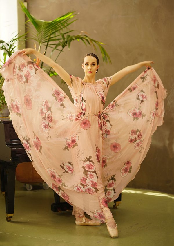 Flos Dea Laeta Choros - VII (Glossy Pearl) Ballerina Erica Mulkern MA